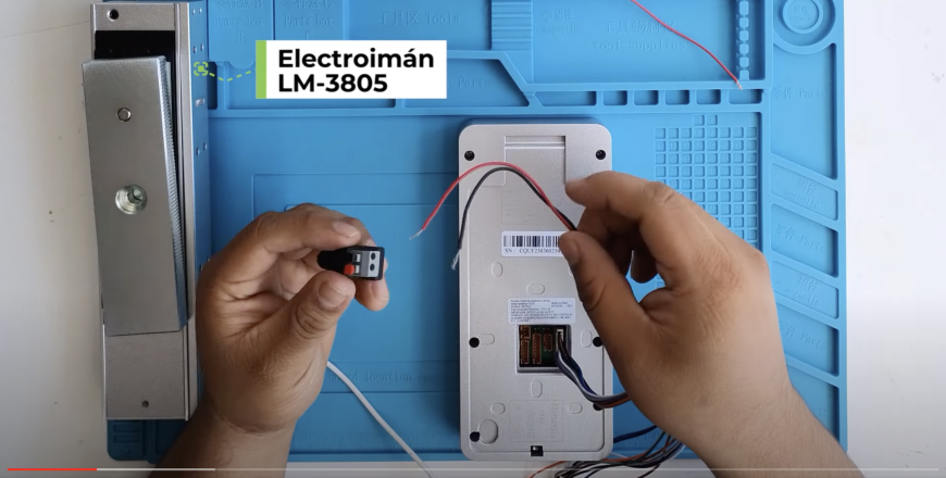 Instalación de Electroimanes a Dispositivos Standalone de ZKTeco
